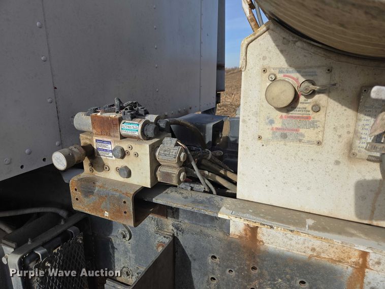 image for item ES2657 2003 Kenworth W900 ready mix truck