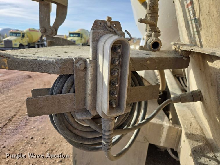 image for item ES2657 2003 Kenworth W900 ready mix truck