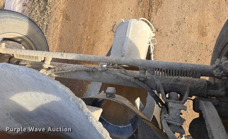 image for item ES2657 2003 Kenworth W900 ready mix truck