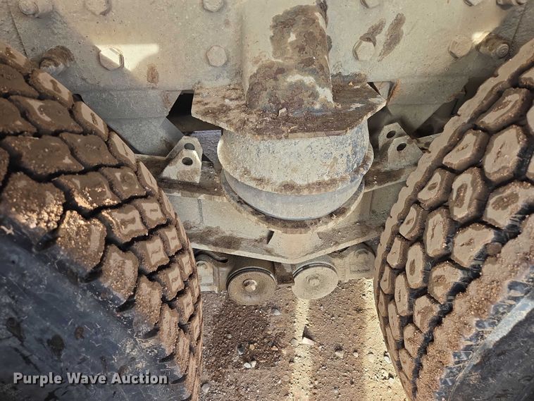 image for item ES2657 2003 Kenworth W900 ready mix truck