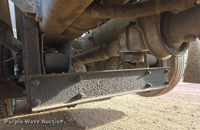 image for item ES2657 2003 Kenworth W900 ready mix truck