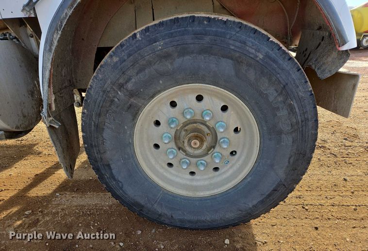 image for item ES2657 2003 Kenworth W900 ready mix truck