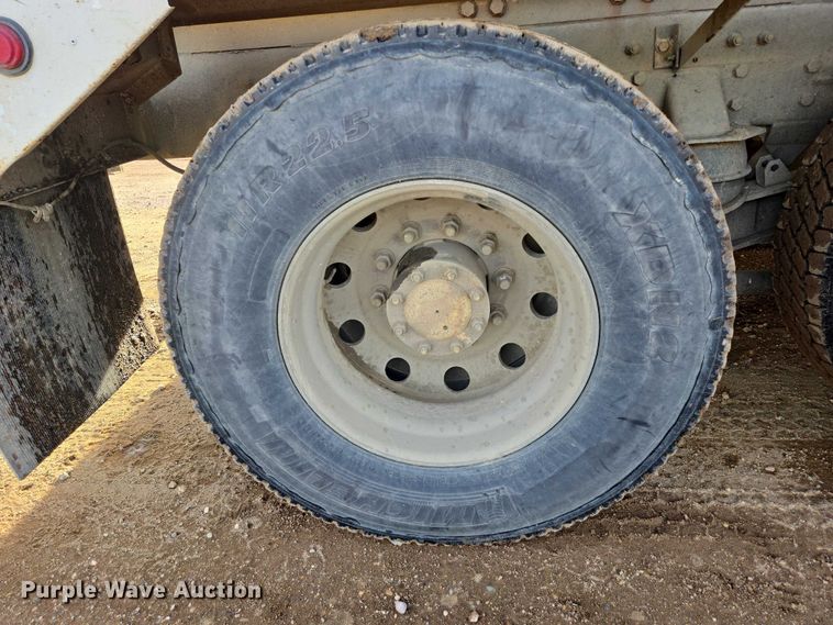 image for item ES2657 2003 Kenworth W900 ready mix truck