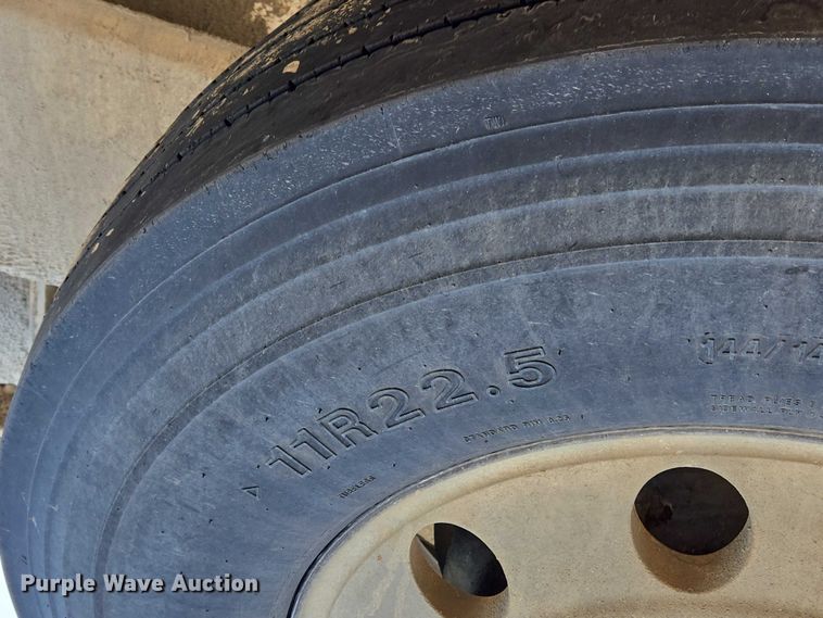 image for item ES2657 2003 Kenworth W900 ready mix truck