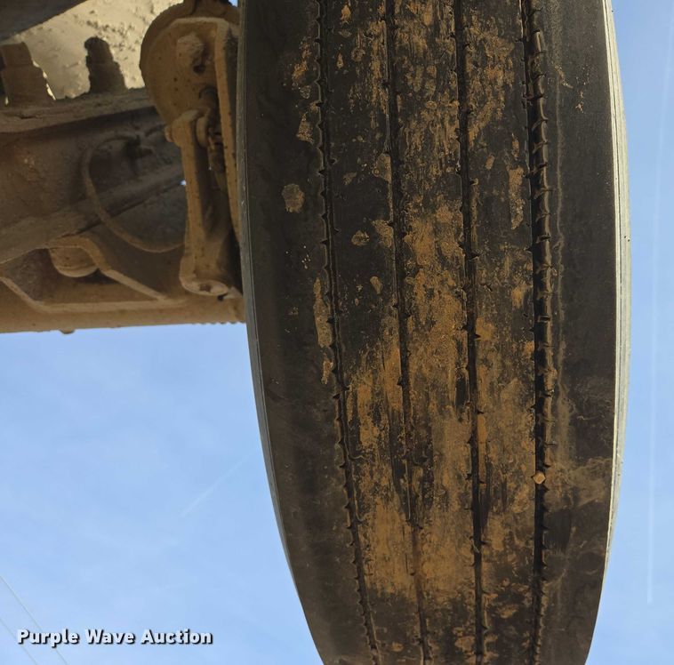 image for item ES2657 2003 Kenworth W900 ready mix truck