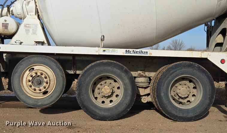 image for item ES2657 2003 Kenworth W900 ready mix truck