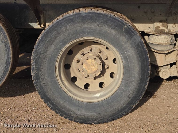 image for item ES2657 2003 Kenworth W900 ready mix truck