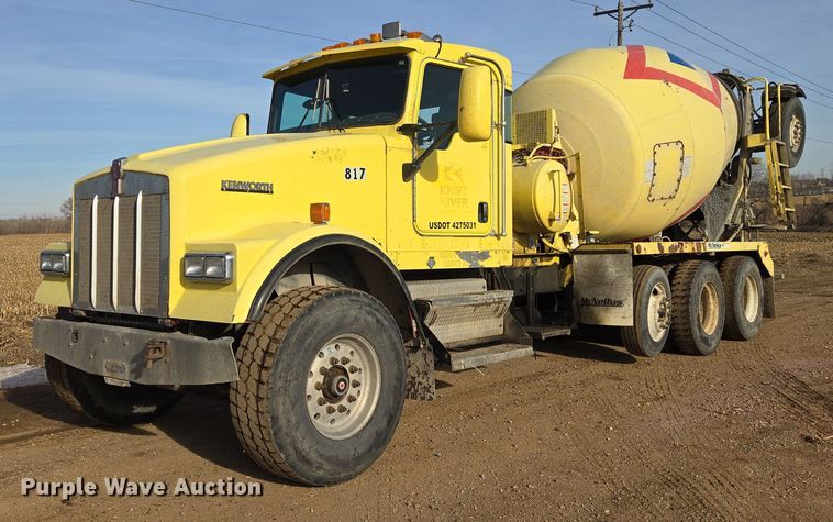 image for item ES2658 2004 Kenworth W900 ready mix truck