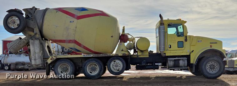 image for item ES2658 2004 Kenworth W900 ready mix truck