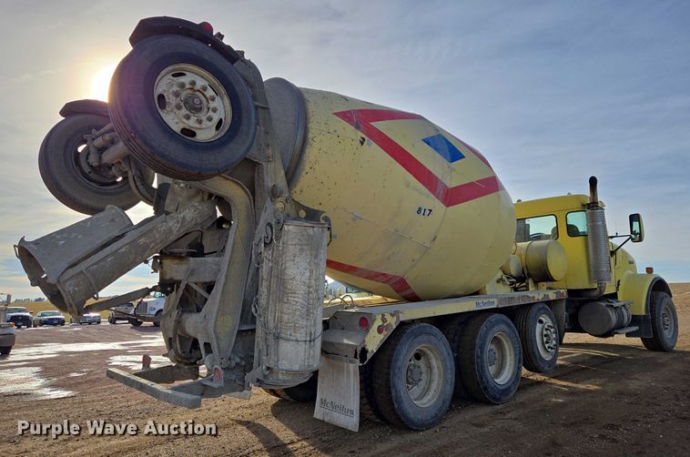 image for item ES2658 2004 Kenworth W900 ready mix truck