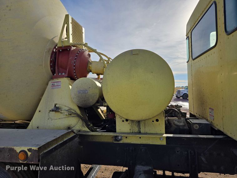 image for item ES2658 2004 Kenworth W900 ready mix truck