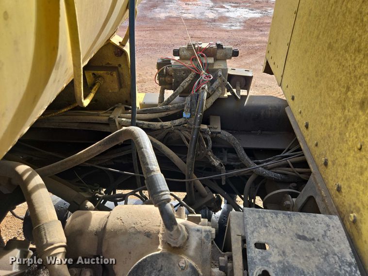 image for item ES2658 2004 Kenworth W900 ready mix truck