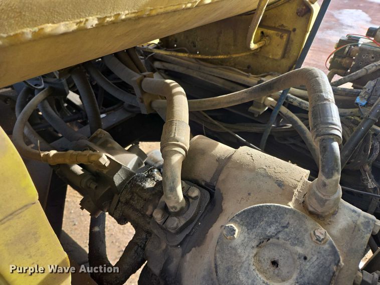 image for item ES2658 2004 Kenworth W900 ready mix truck