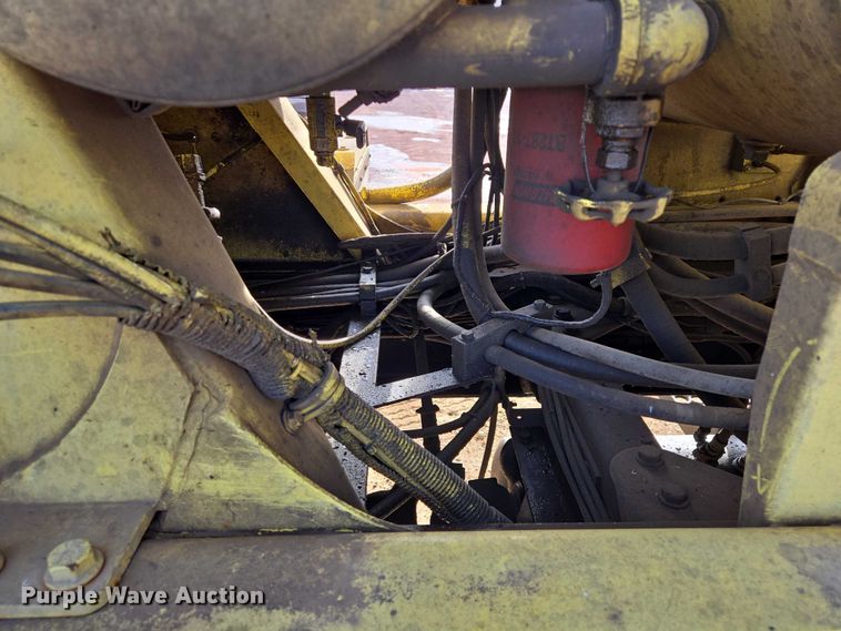 image for item ES2658 2004 Kenworth W900 ready mix truck