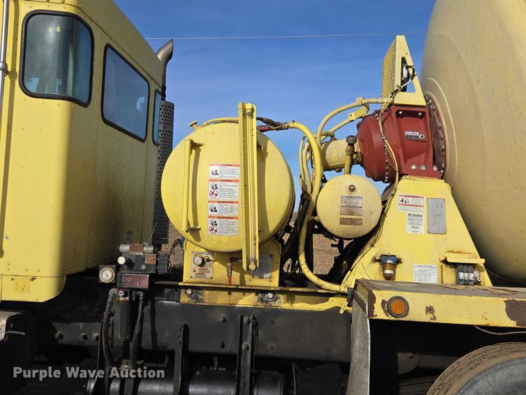 image for item ES2658 2004 Kenworth W900 ready mix truck