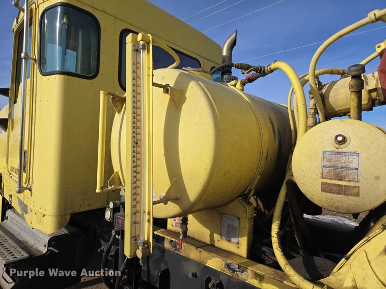 image for item ES2658 2004 Kenworth W900 ready mix truck