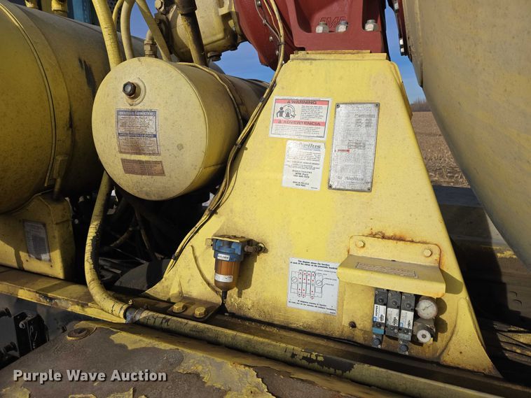 image for item ES2658 2004 Kenworth W900 ready mix truck