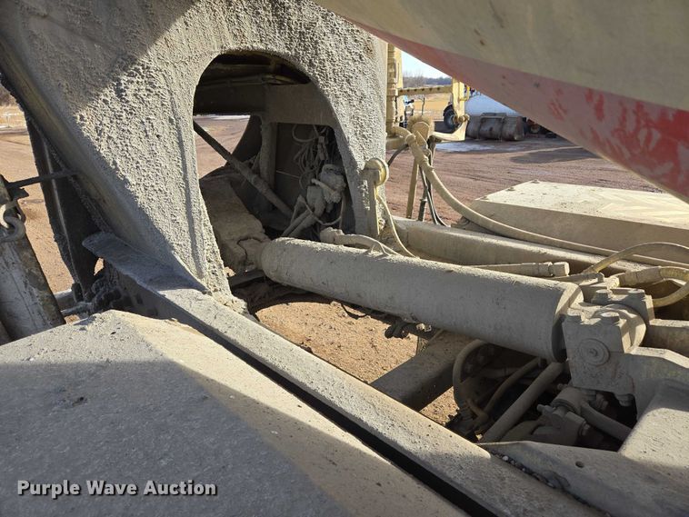 image for item ES2658 2004 Kenworth W900 ready mix truck