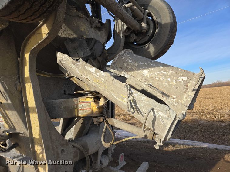 image for item ES2658 2004 Kenworth W900 ready mix truck