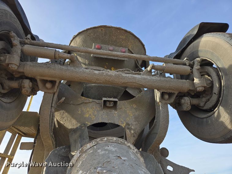 image for item ES2658 2004 Kenworth W900 ready mix truck