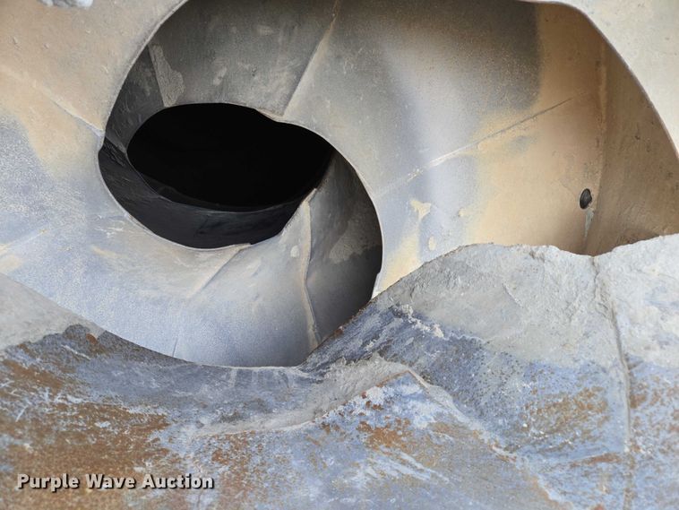 image for item ES2658 2004 Kenworth W900 ready mix truck