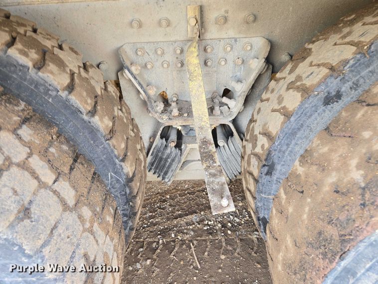 image for item ES2658 2004 Kenworth W900 ready mix truck