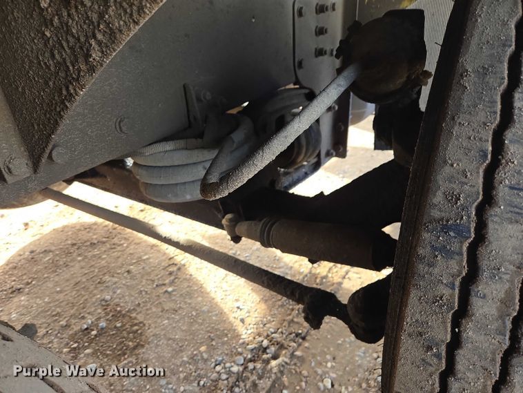 image for item ES2658 2004 Kenworth W900 ready mix truck