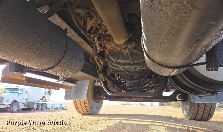 image for item ES2658 2004 Kenworth W900 ready mix truck