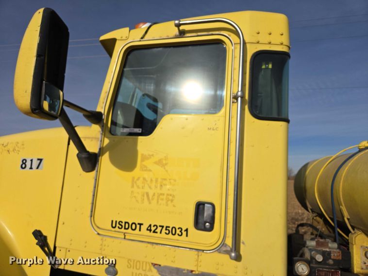 image for item ES2658 2004 Kenworth W900 ready mix truck