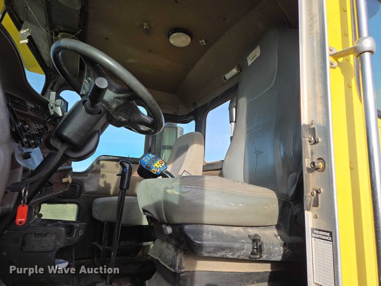 image for item ES2658 2004 Kenworth W900 ready mix truck