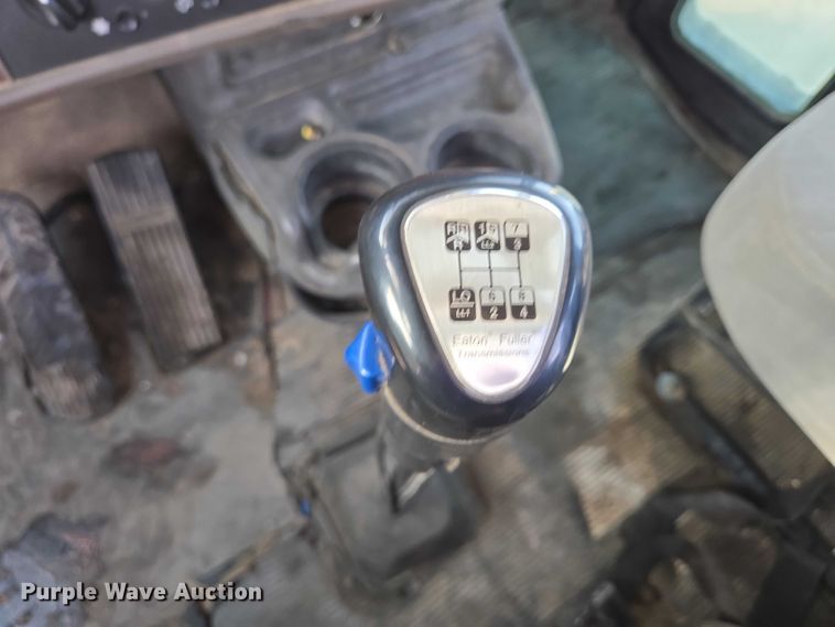 image for item ES2658 2004 Kenworth W900 ready mix truck