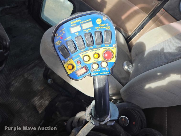 image for item ES2658 2004 Kenworth W900 ready mix truck