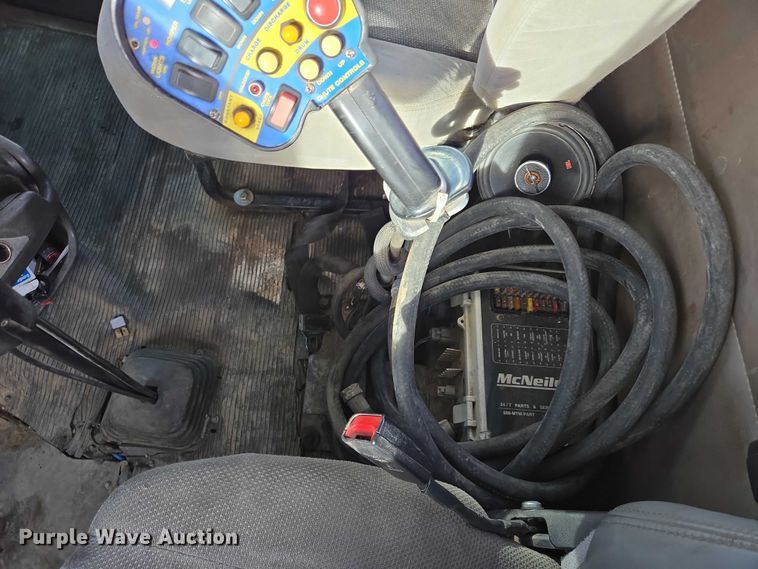 image for item ES2658 2004 Kenworth W900 ready mix truck