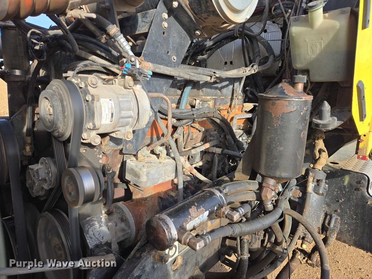 image for item ES2658 2004 Kenworth W900 ready mix truck