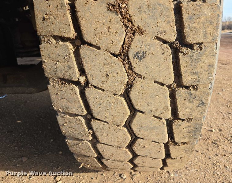 image for item ES2658 2004 Kenworth W900 ready mix truck