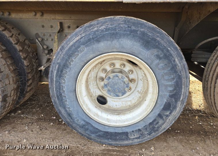 image for item ES2658 2004 Kenworth W900 ready mix truck