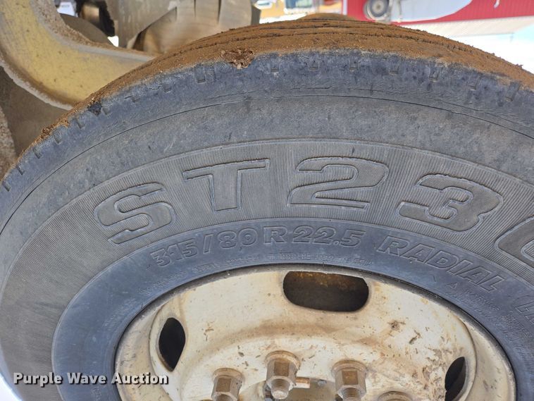 image for item ES2658 2004 Kenworth W900 ready mix truck