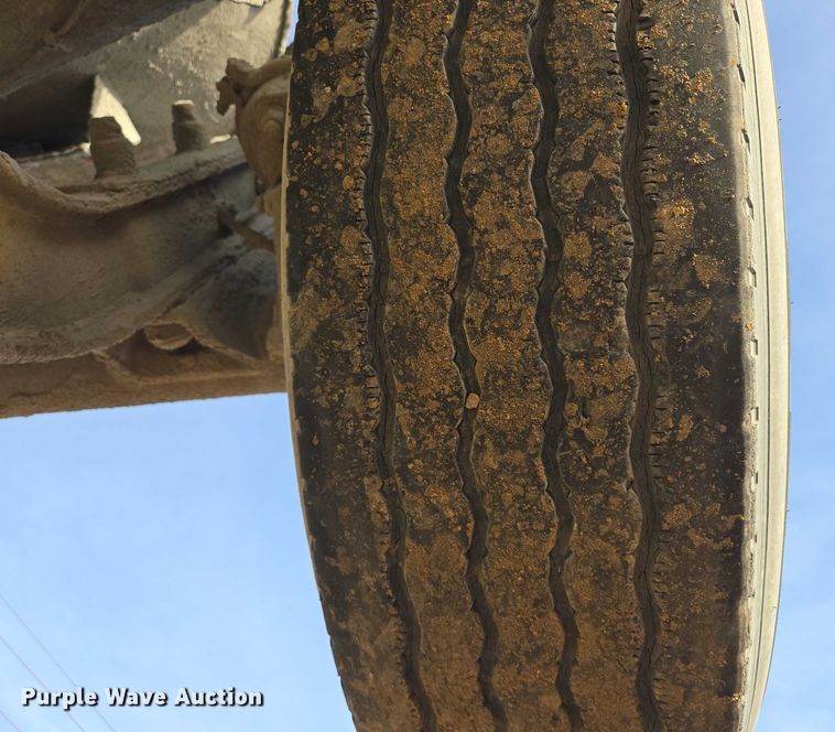 image for item ES2658 2004 Kenworth W900 ready mix truck