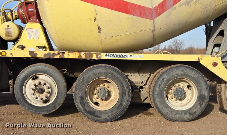 image for item ES2658 2004 Kenworth W900 ready mix truck