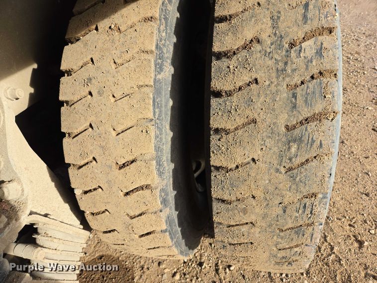 image for item ES2658 2004 Kenworth W900 ready mix truck