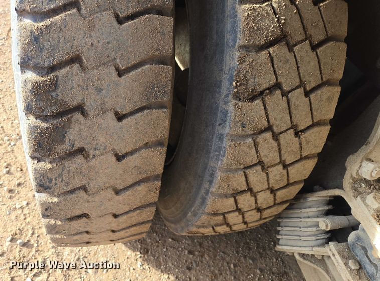 image for item ES2658 2004 Kenworth W900 ready mix truck