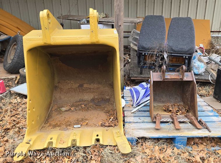 image for item ET5454 ESCO/JCB (2) excavator buckets