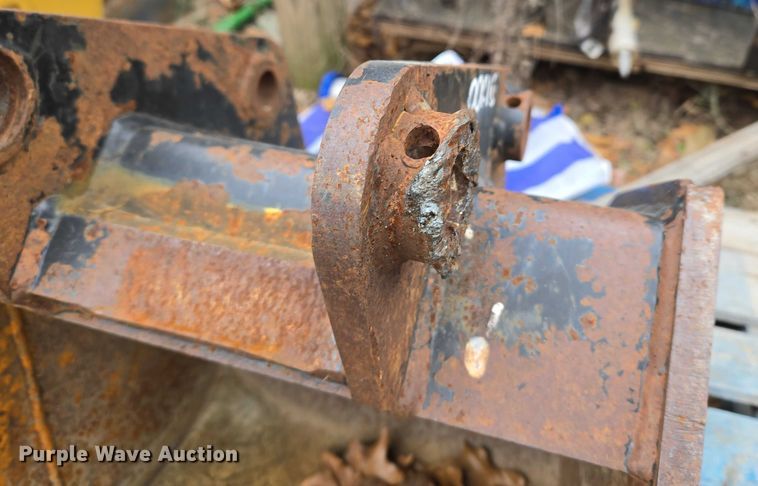 image for item ET5454 ESCO/JCB (2) excavator buckets