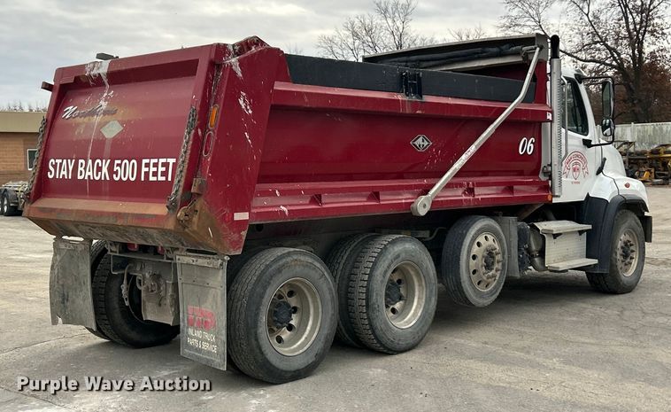 image for item ET6776 2017 Freightliner 114SD dump truck