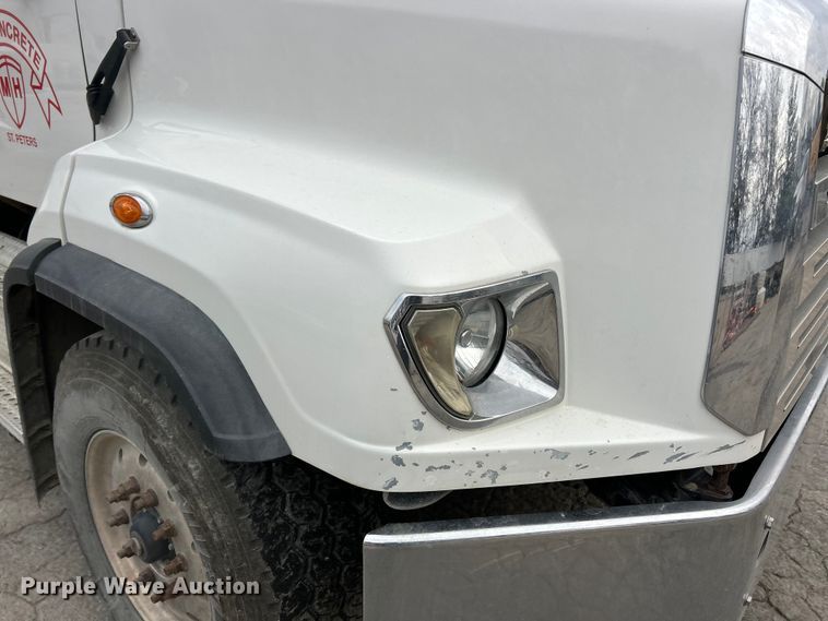 image for item ET6776 2017 Freightliner 114SD dump truck