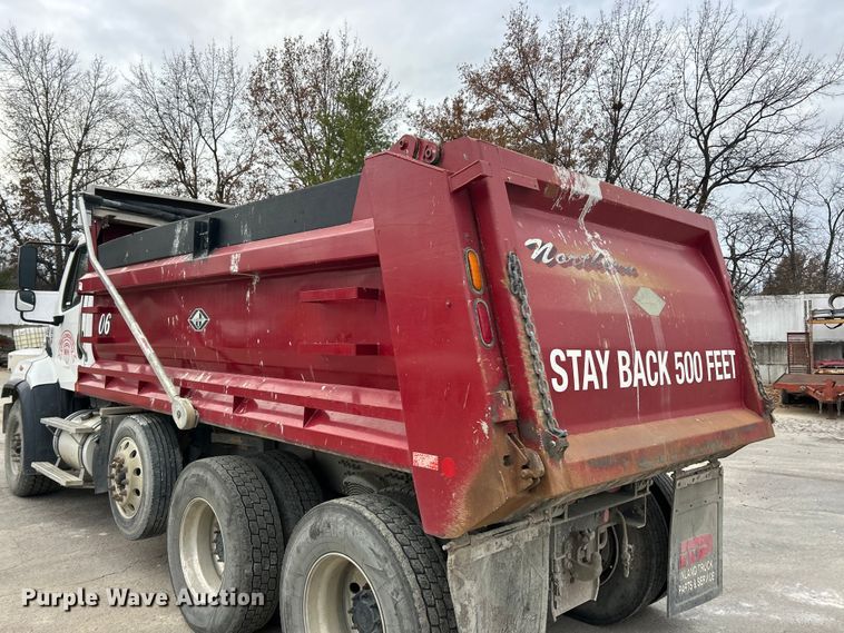 image for item ET6776 2017 Freightliner 114SD dump truck