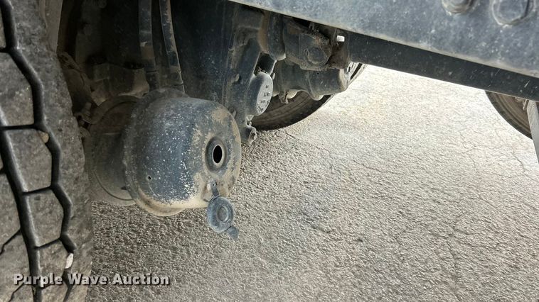 image for item ET6776 2017 Freightliner 114SD dump truck