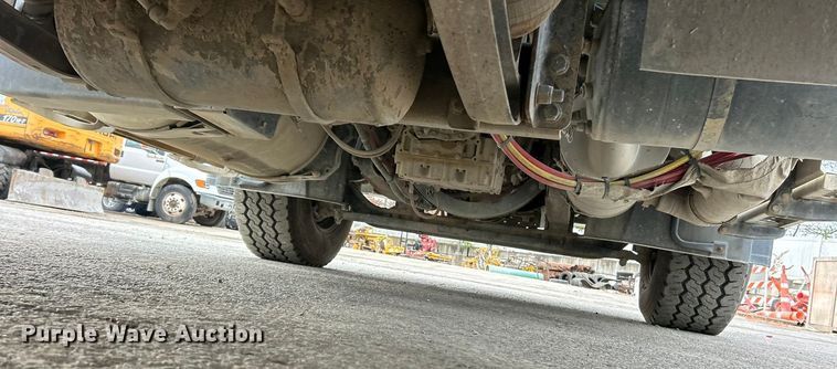 image for item ET6776 2017 Freightliner 114SD dump truck