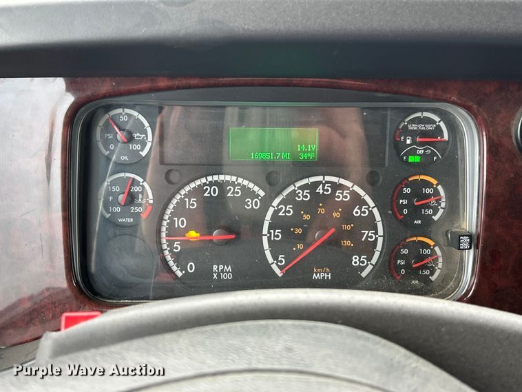 image for item ET6776 2017 Freightliner 114SD dump truck