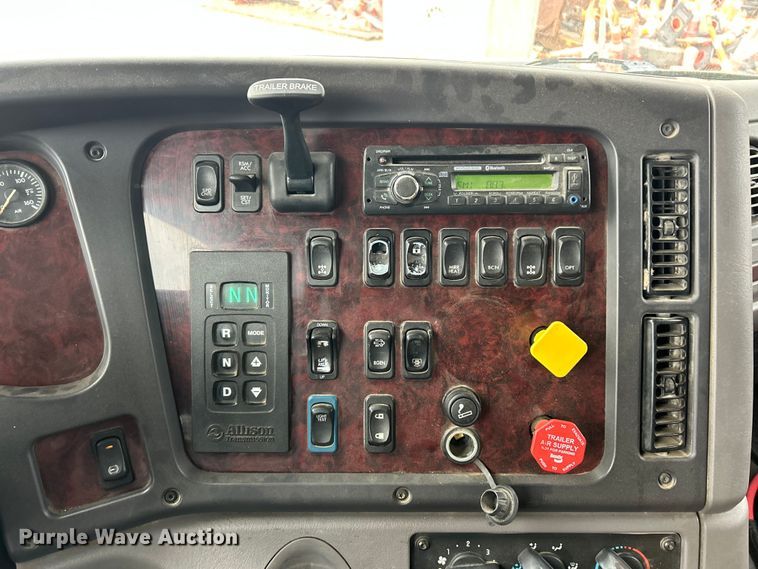 image for item ET6776 2017 Freightliner 114SD dump truck